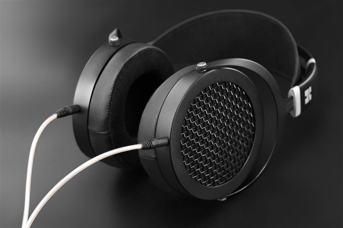HiFiMAN Sundara Over-Ear Full-Size Planar Magnetic Headphones (Black)